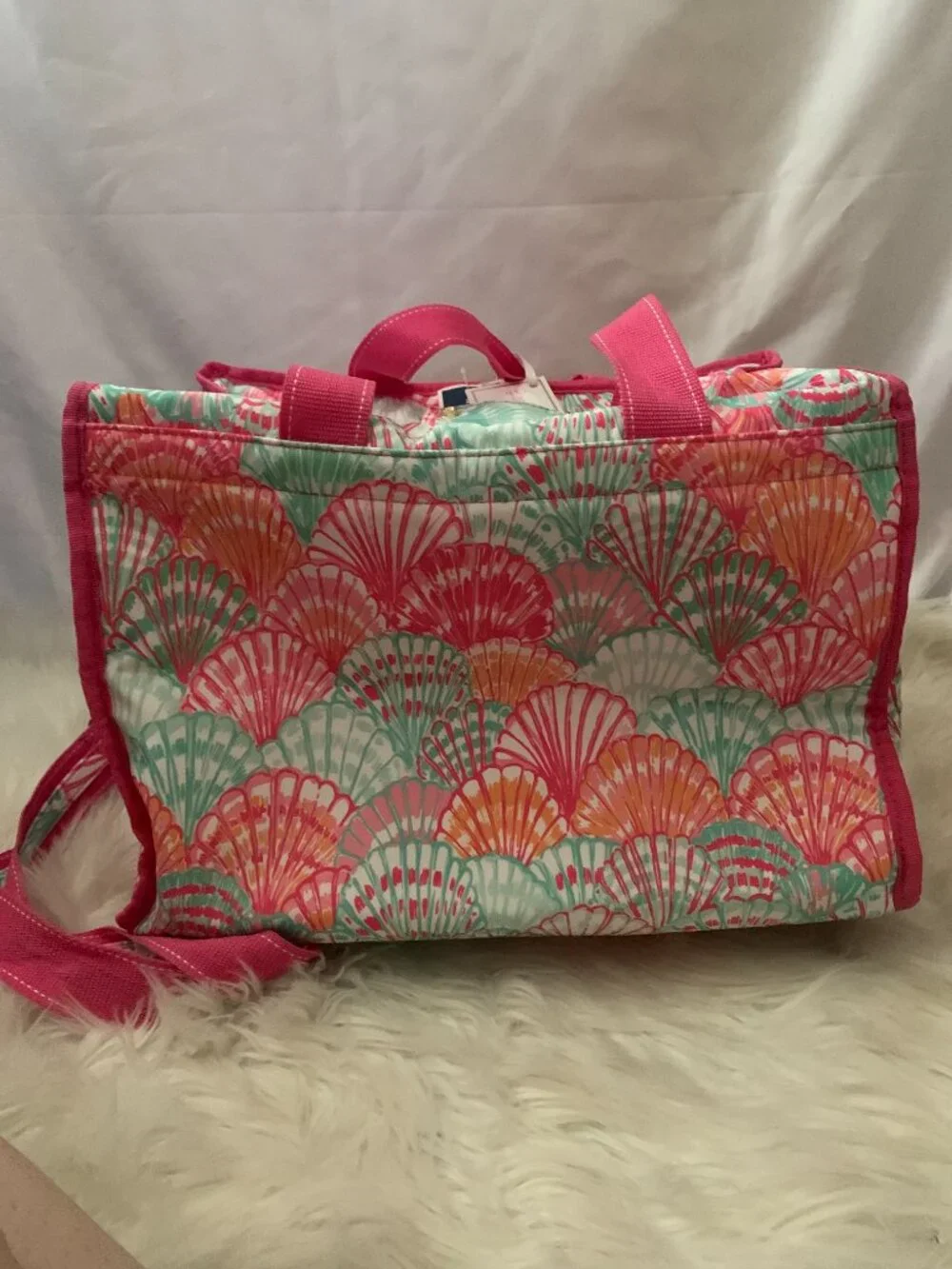 LILLY PULITZER Oh Shello Insulated Cooler in Hot Pink Multi